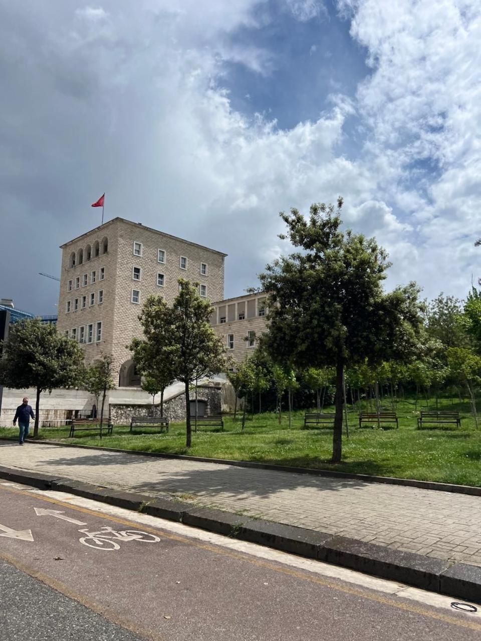 Cozy Flat Near Air Albania Stadium 1 ティラナ エクステリア 写真