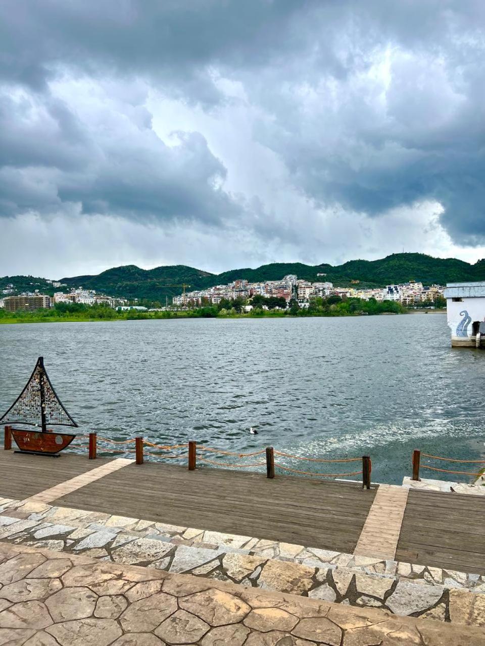 Cozy Flat Near Air Albania Stadium 1 ティラナ エクステリア 写真